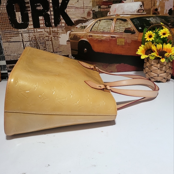 🔥SOLD🔥 LOUIS🌻VUITTON  Monogram Vernise Tote Bag - Picture 10 of 17